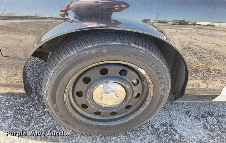 image for item JL9087 2011 Ford Crown Victoria Police Interceptor