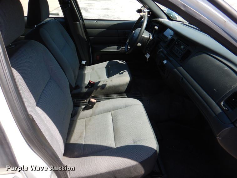image for item JL9088 2008 Ford Crown Victoria Police Interceptor