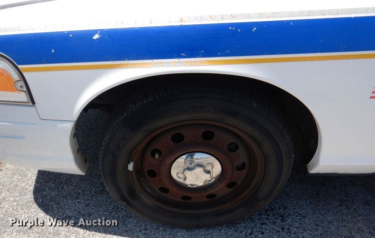 image for item JL9088 2008 Ford Crown Victoria Police Interceptor