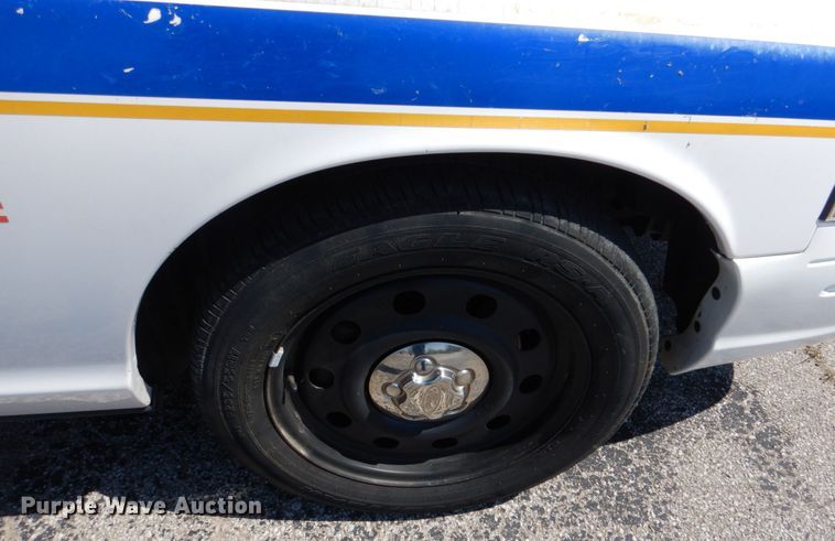 image for item JL9088 2008 Ford Crown Victoria Police Interceptor