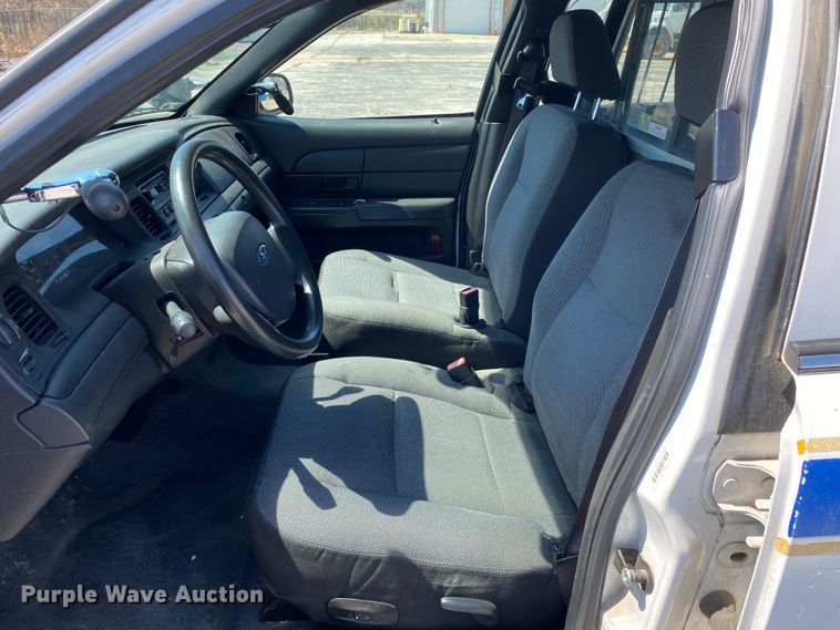 image for item JL9089 2006 Ford Crown Victoria Police Interecptor