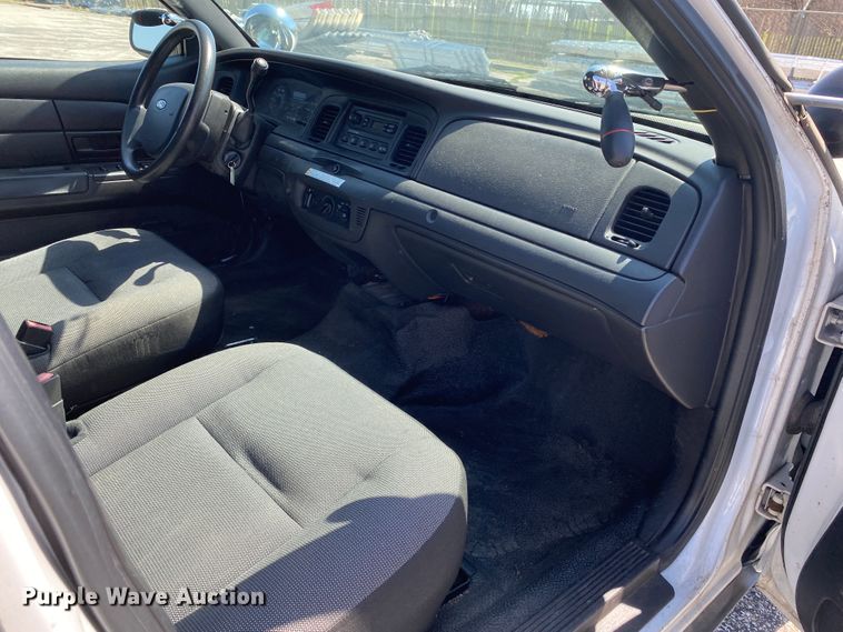 image for item JL9089 2006 Ford Crown Victoria Police Interecptor