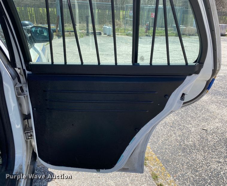 image for item JL9089 2006 Ford Crown Victoria Police Interecptor