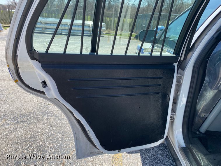 image for item JL9089 2006 Ford Crown Victoria Police Interecptor