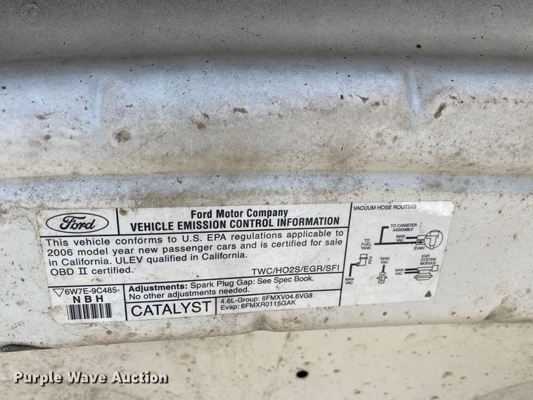 image for item JL9089 2006 Ford Crown Victoria Police Interecptor