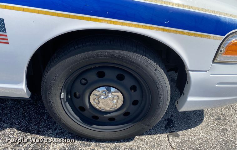 image for item JL9089 2006 Ford Crown Victoria Police Interecptor
