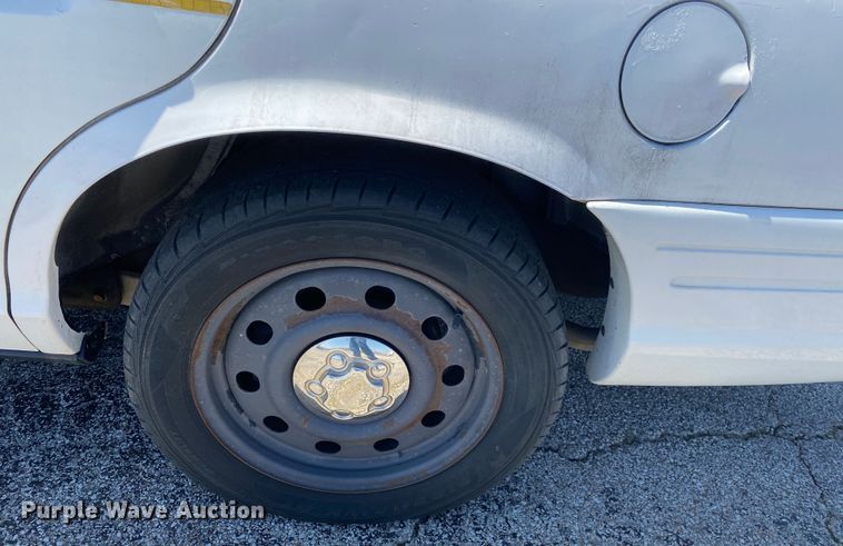 image for item JL9089 2006 Ford Crown Victoria Police Interecptor