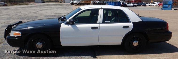 image for item JL9090 2011 Ford Crown Victoria Police Interceptor
