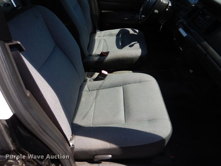 image for item JL9090 2011 Ford Crown Victoria Police Interceptor