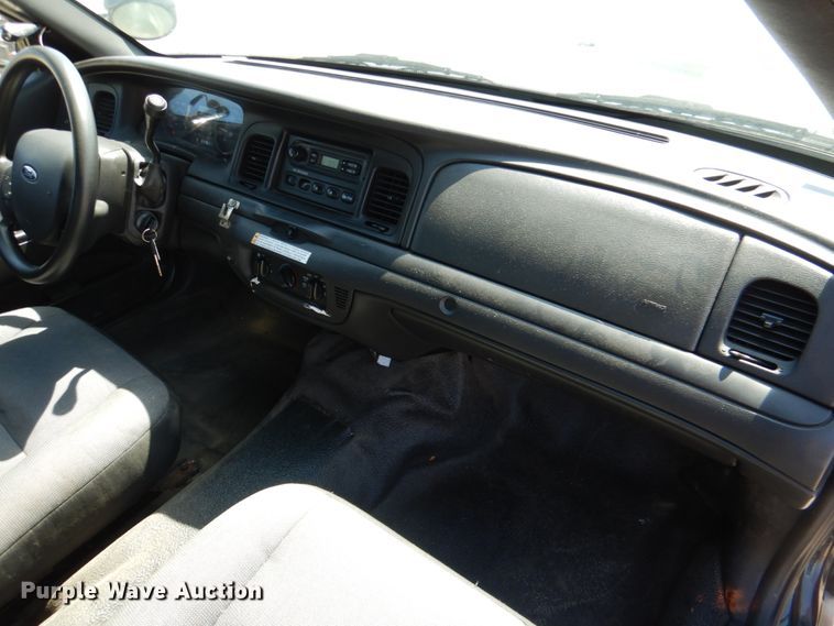image for item JL9090 2011 Ford Crown Victoria Police Interceptor
