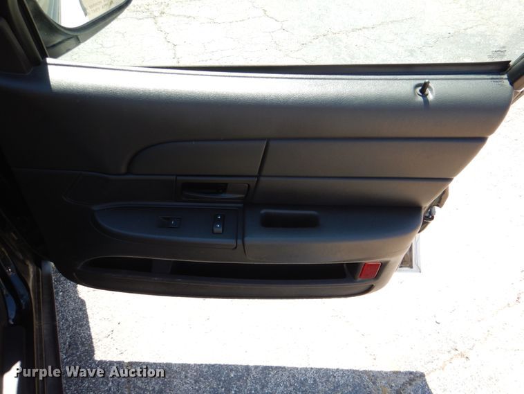 image for item JL9090 2011 Ford Crown Victoria Police Interceptor