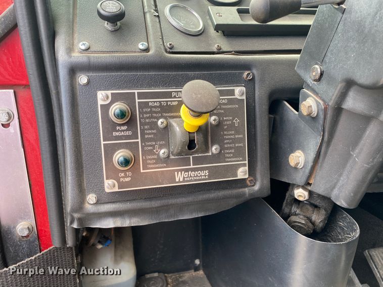 image for item JL9091 1993 HME  pumper fire truck