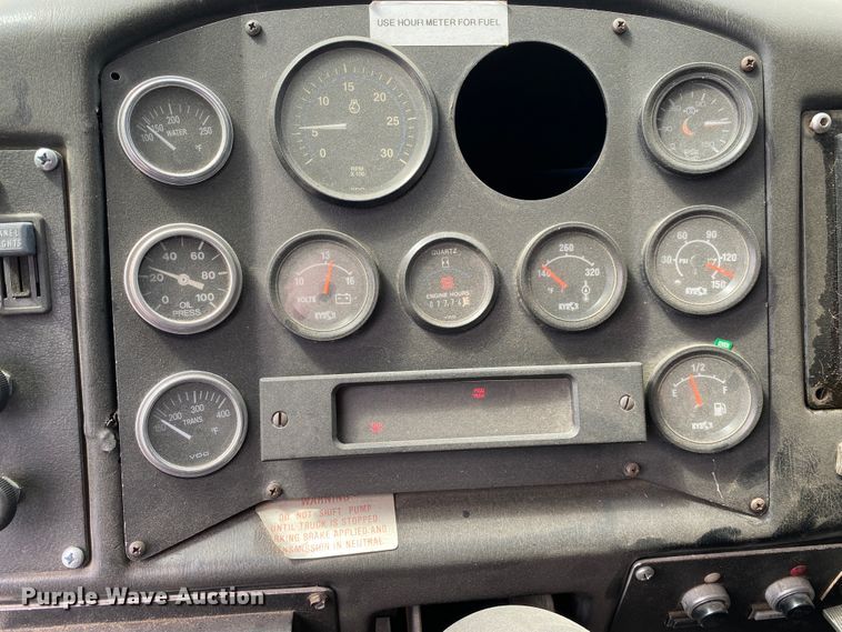 image for item JL9091 1993 HME  pumper fire truck