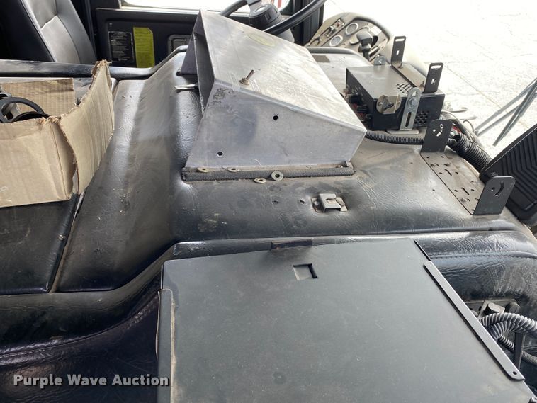 image for item JL9091 1993 HME  pumper fire truck