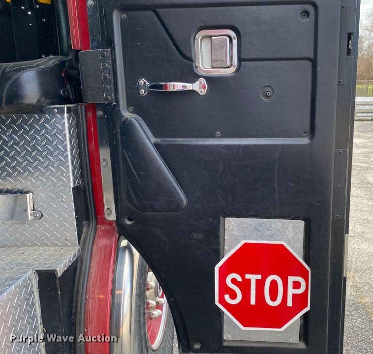 image for item JL9091 1993 HME  pumper fire truck