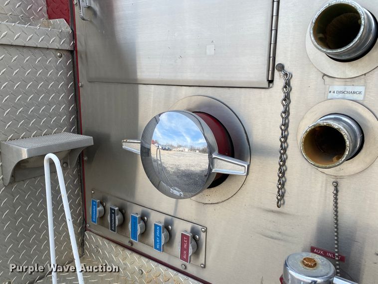 image for item JL9091 1993 HME  pumper fire truck