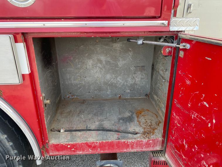 image for item JL9091 1993 HME  pumper fire truck