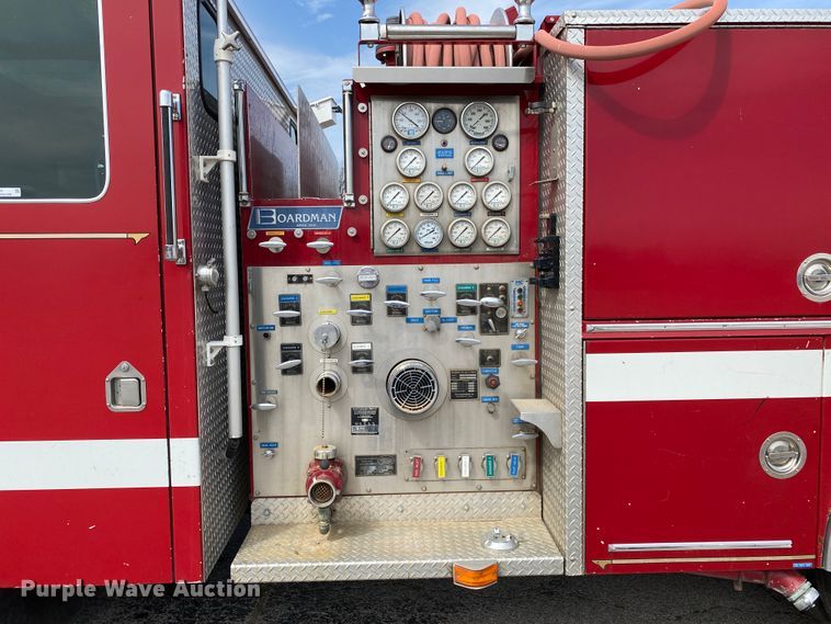 image for item JL9091 1993 HME  pumper fire truck