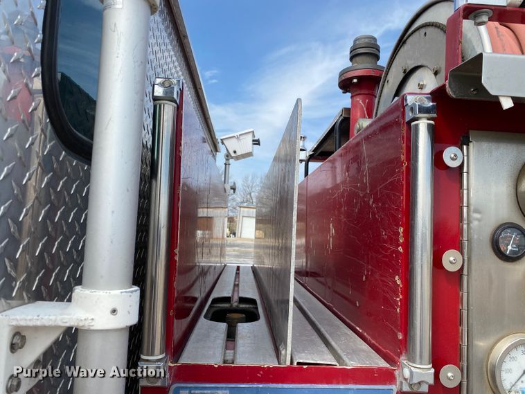 image for item JL9091 1993 HME  pumper fire truck