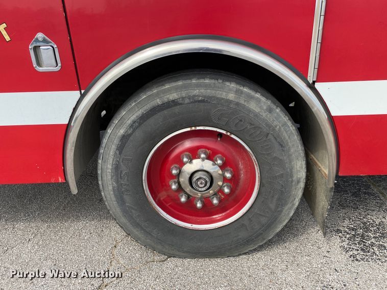 image for item JL9091 1993 HME  pumper fire truck