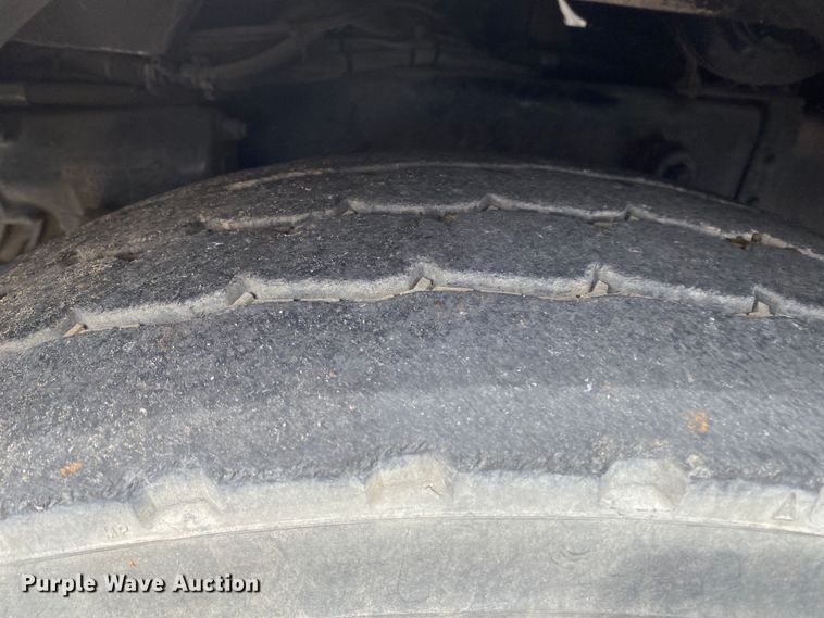 image for item JL9091 1993 HME  pumper fire truck