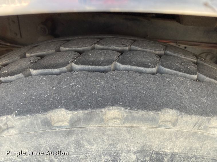 image for item JL9091 1993 HME  pumper fire truck