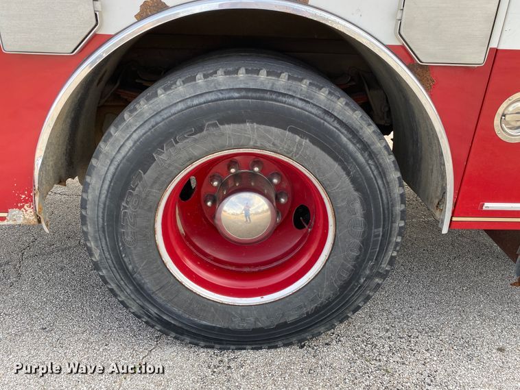 image for item JL9091 1993 HME  pumper fire truck