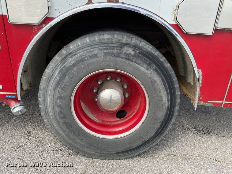 image for item JL9091 1993 HME  pumper fire truck