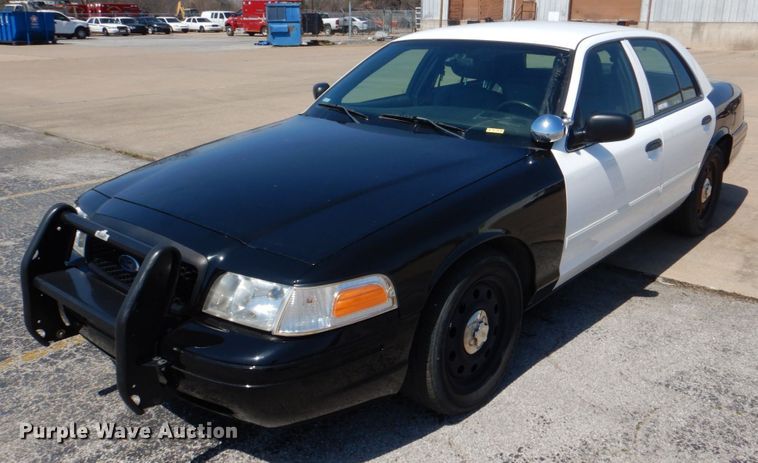 image for item JL9092 2011 Ford Crown Victoria Police Interceptor