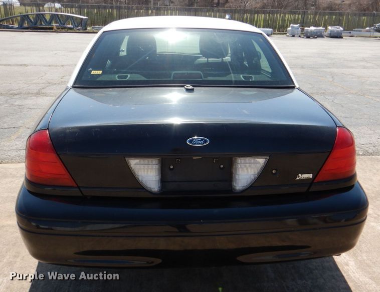 image for item JL9092 2011 Ford Crown Victoria Police Interceptor