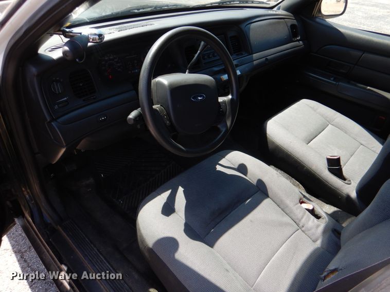 image for item JL9092 2011 Ford Crown Victoria Police Interceptor