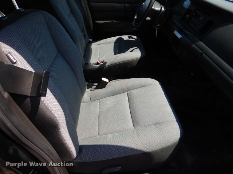 image for item JL9092 2011 Ford Crown Victoria Police Interceptor