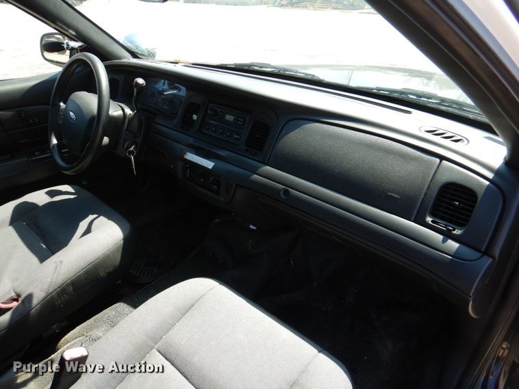 image for item JL9092 2011 Ford Crown Victoria Police Interceptor