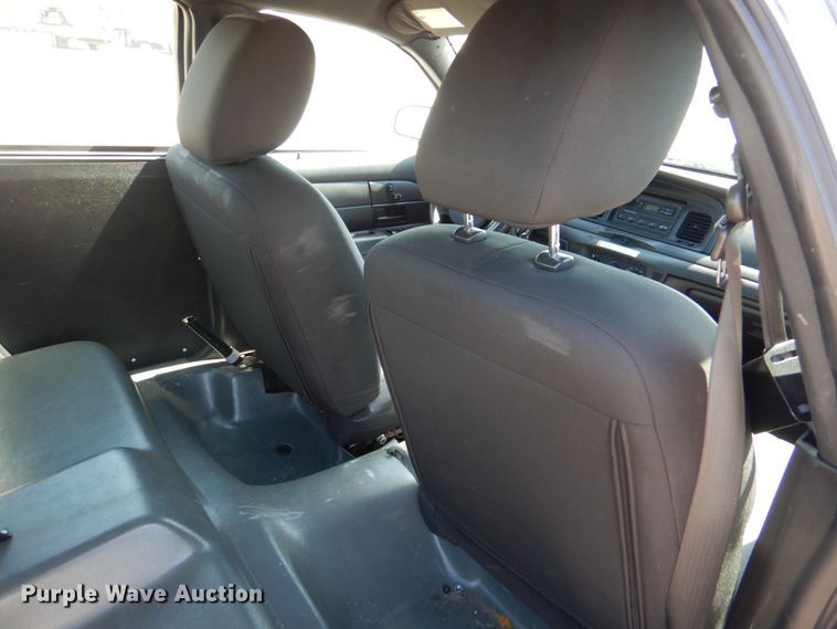 image for item JL9092 2011 Ford Crown Victoria Police Interceptor