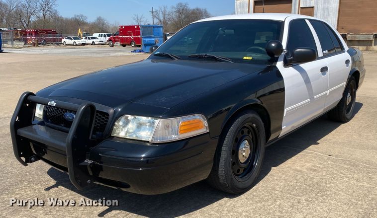 image for item JL9093 2011 Ford Crown Victoria Police Interceptor