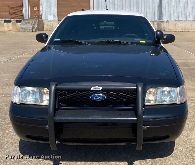 image for item JL9093 2011 Ford Crown Victoria Police Interceptor