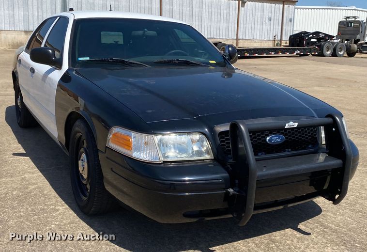 image for item JL9093 2011 Ford Crown Victoria Police Interceptor