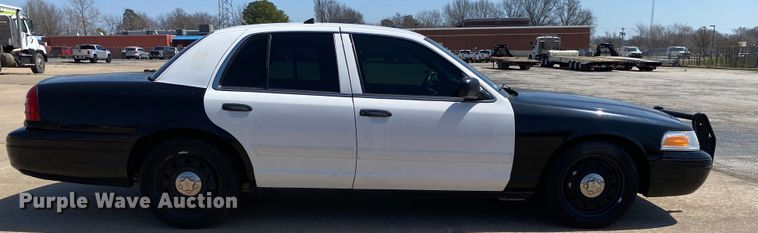 image for item JL9093 2011 Ford Crown Victoria Police Interceptor