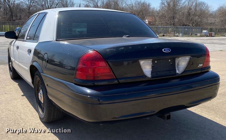 image for item JL9093 2011 Ford Crown Victoria Police Interceptor
