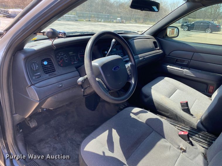 image for item JL9093 2011 Ford Crown Victoria Police Interceptor