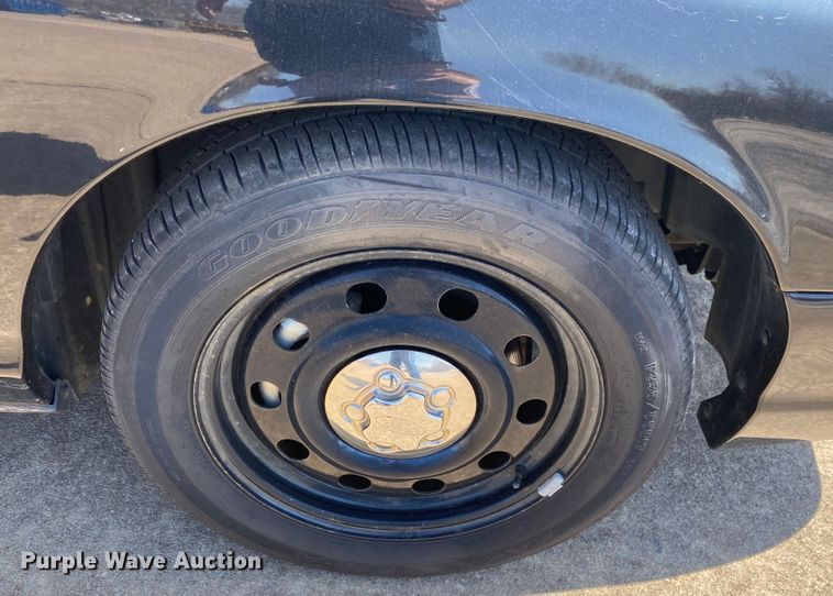 image for item JL9093 2011 Ford Crown Victoria Police Interceptor