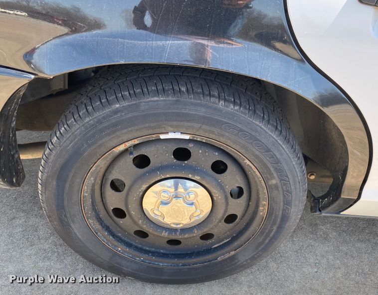 image for item JL9093 2011 Ford Crown Victoria Police Interceptor