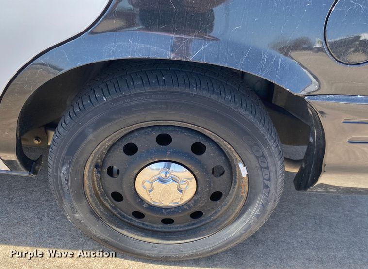 image for item JL9093 2011 Ford Crown Victoria Police Interceptor