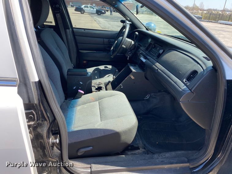 image for item JL9095 2011 Ford Crown Victoria Police Interecptor