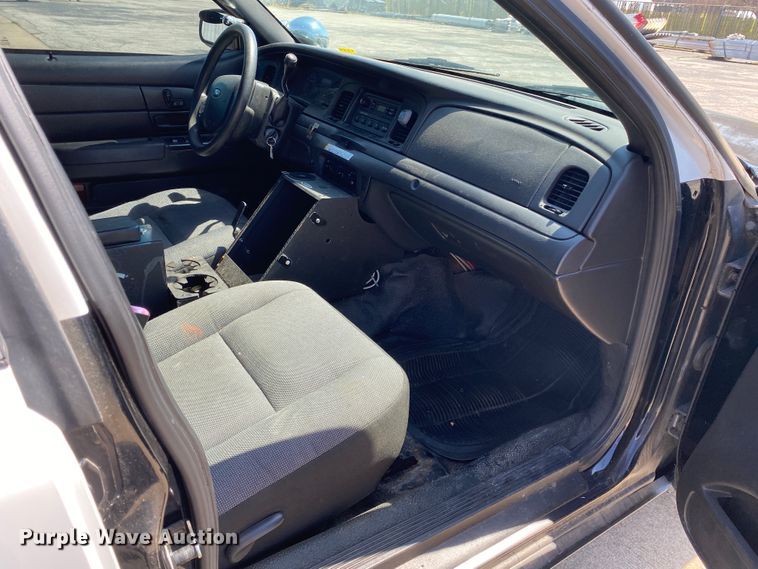 image for item JL9095 2011 Ford Crown Victoria Police Interecptor