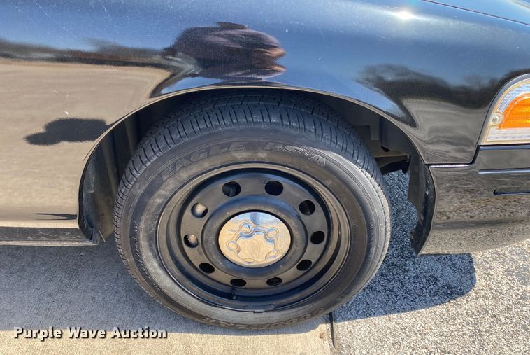 image for item JL9095 2011 Ford Crown Victoria Police Interecptor