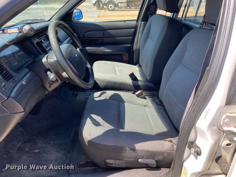 image for item JL9097 2007 Ford Crown Victoria Police Interceptor