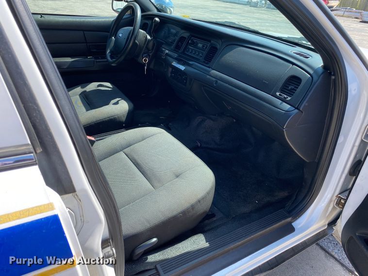 image for item JL9097 2007 Ford Crown Victoria Police Interceptor