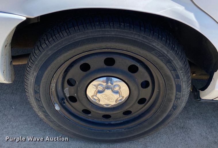 image for item JL9097 2007 Ford Crown Victoria Police Interceptor