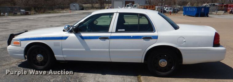 image for item JL9098 2007 Ford Crown Victoria Police Interceptor